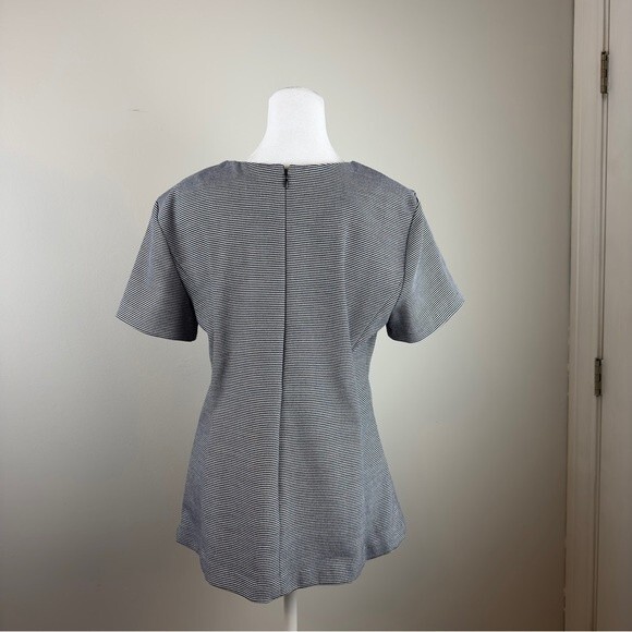 Ann Taylor Structured Black & White Back Zip Blouse - Size M - EUC - Picture 5 of 9